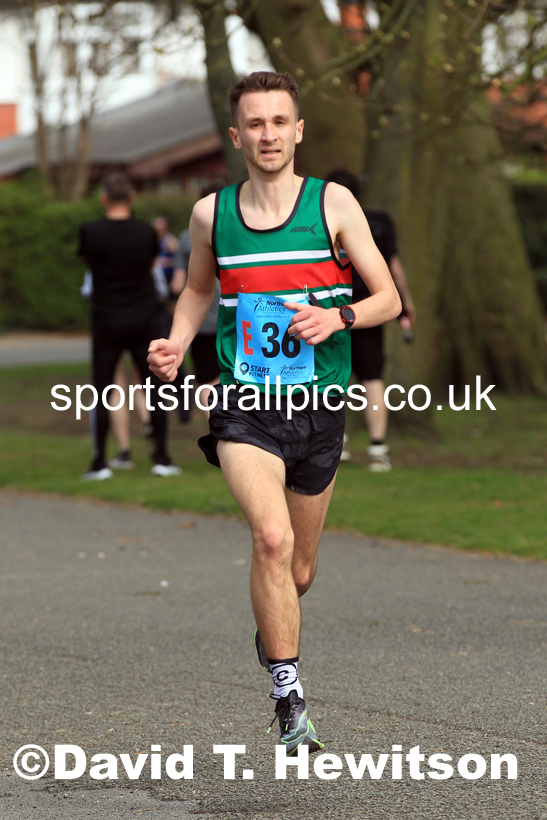 Senior Mens Northern 12 Stage Road Relay, 2022 Northern 12 and 6 Stage Road Relays,  Birkenhead Park, Birkenhead, Wirral.  Photo: David T. Hewitson/Sports for All Pics